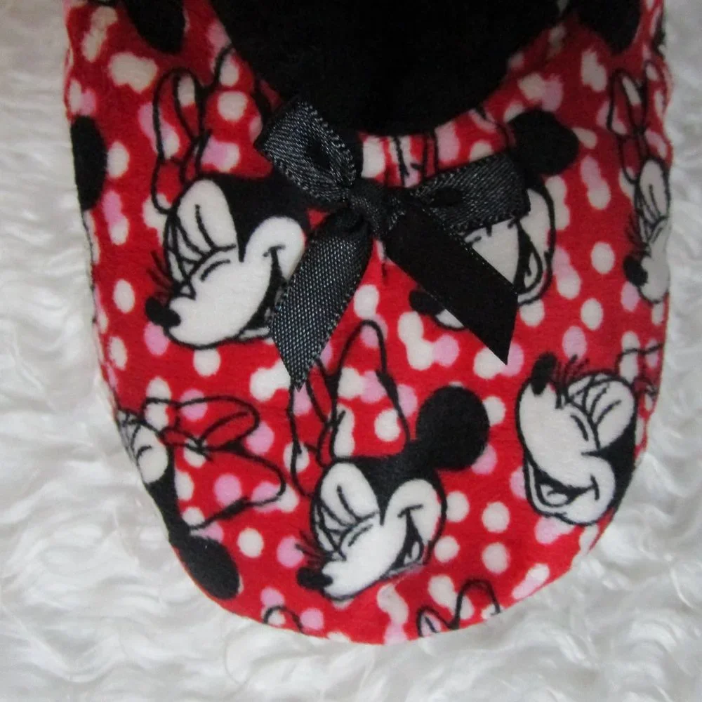 Disney Minnie Mouse Girls Fuzzy Slipper Socks Non Skid Cozy Slippers Size M/L